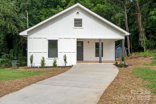 252 7th St Se, Hickory, NC, 28602-3801 | Card Image