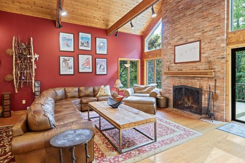 19 Roundtree Rd, Winhall, VT, 05340-4429 | Card Image