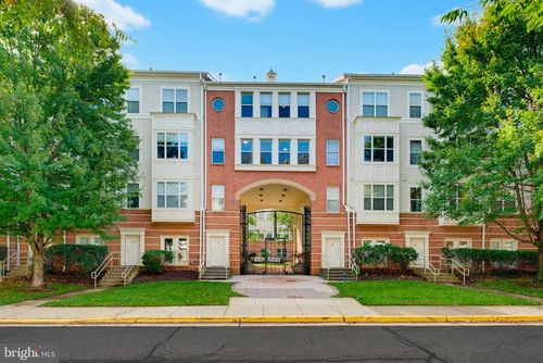 380-2791 Centerboro Dr, VIENNA, VA, 22181-4818 | Card Image