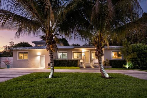 831 Ne 109th St, Biscayne Park, FL, 33161-7229 | Card Image