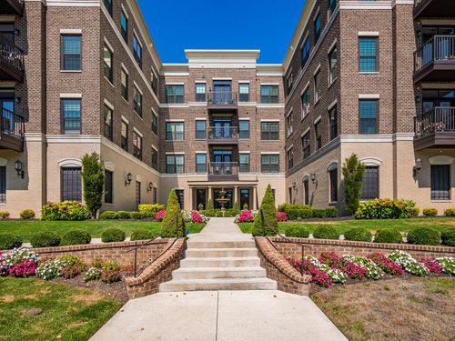 206-1670 E Broad St, Columbus, OH, 43203-2136 | Card Image