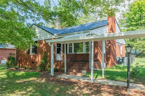 208 Avondale Dr, Lexington, NC, 27295-2104 | Card Image