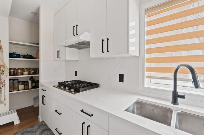 254 Discovery Ridge Way Sw, House other with 6 bedrooms, 4 bathrooms and 4 parking in Calgary AB | Image 10