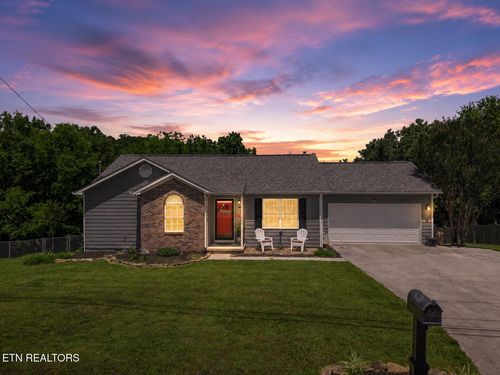 6055 Warrenpark Ln, Knoxville, TN, 37912-4469 | Card Image
