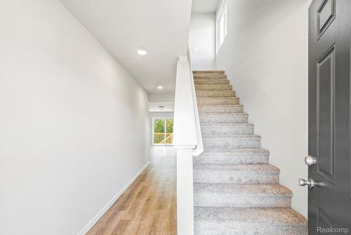 8377 Majestic Blvd, Fowlerville, MI, 48836-9410 | Card Image