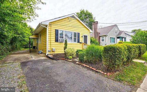 104 Vernon St, BORDENTOWN, NJ, 08505-1748 | Card Image
