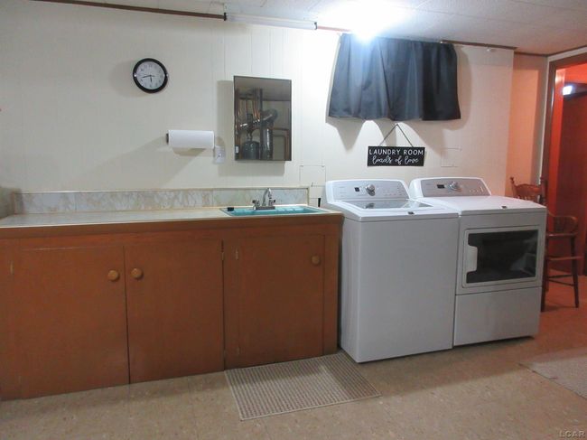 Basement Laundry | Image 49