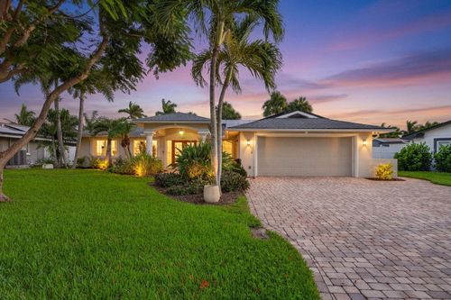 8009 13th Ave S, ST PETERSBURG, FL, 33707-2710 | Card Image