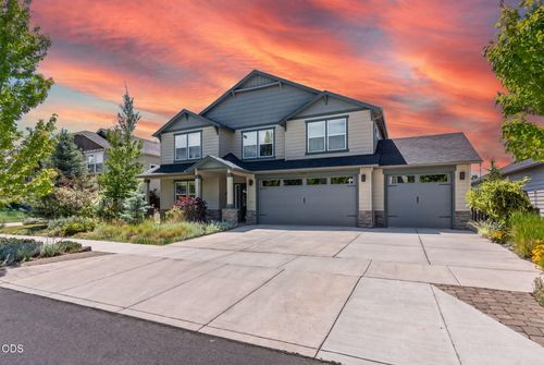 60919 Se Sweet Pea Dr, Bend, OR, 97702-9759 | Card Image