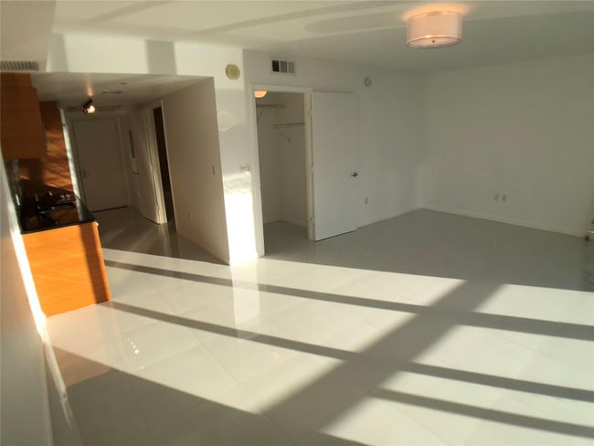 APT-3709 - 50 Biscayne Blvd, Condo with 0 bedrooms, 1 bathrooms and null parking in Miami FL | Image 4