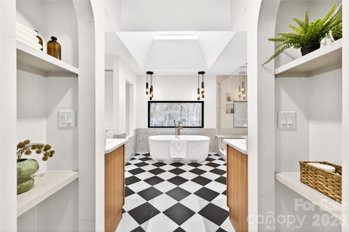 2011 E Barden Rd, Charlotte, NC, 28226-5841 | Card Image