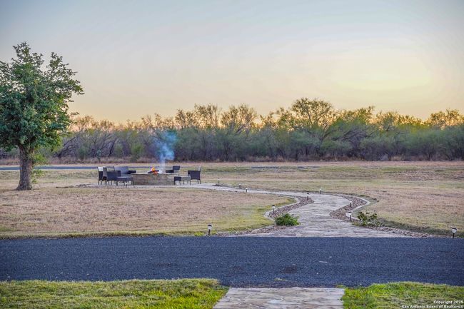 9239 Fm 133, Home with 7 bedrooms, 7 bathrooms and null parking in Cotulla TX | Image 12