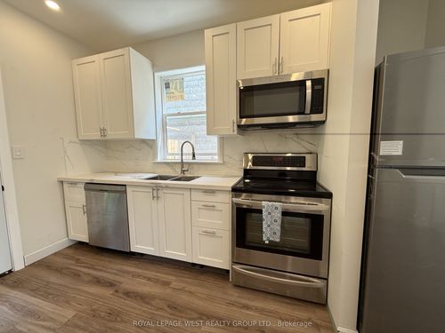 13 Highland Ave, Hamilton, ON, L8L1Y7 | Card Image