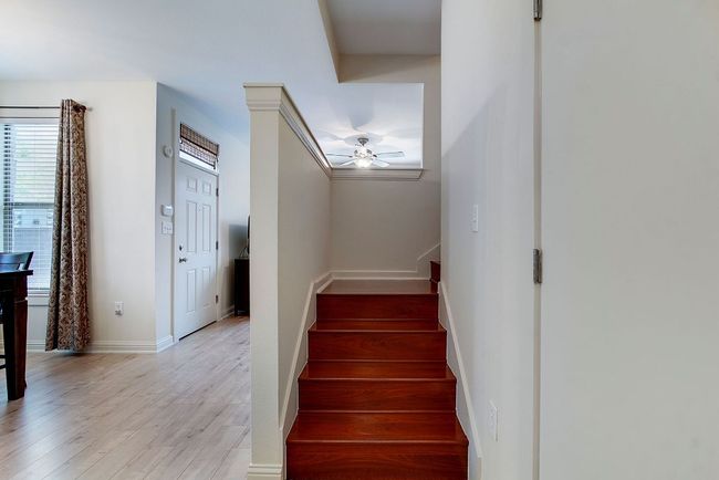 APT-1404 - 1201 Grove Blvd, Condo with 2 bedrooms, 3 bathrooms and 2 parking in Austin TX | Image 17