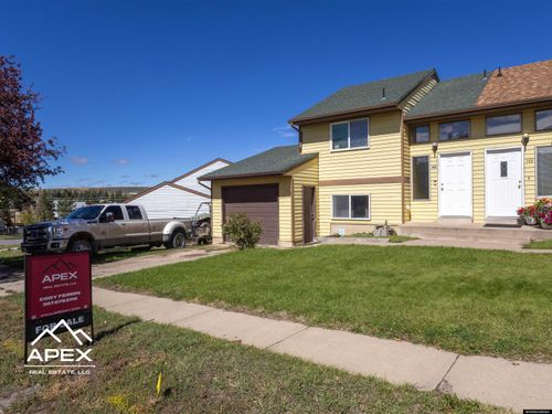 140 Barrett Ave, Evanston, WY, 82930-4920 | Card Image