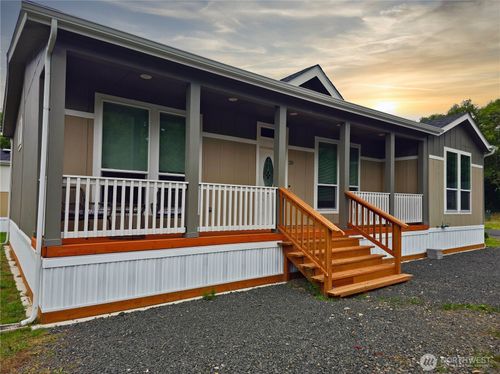 20-1303 30th St, Seaview, WA, 98644-2005 | Card Image