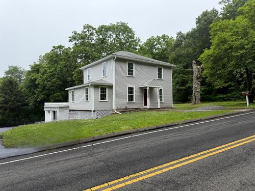 439 New Hanover Ave, Meriden, CT, 06451-6201 | Card Image