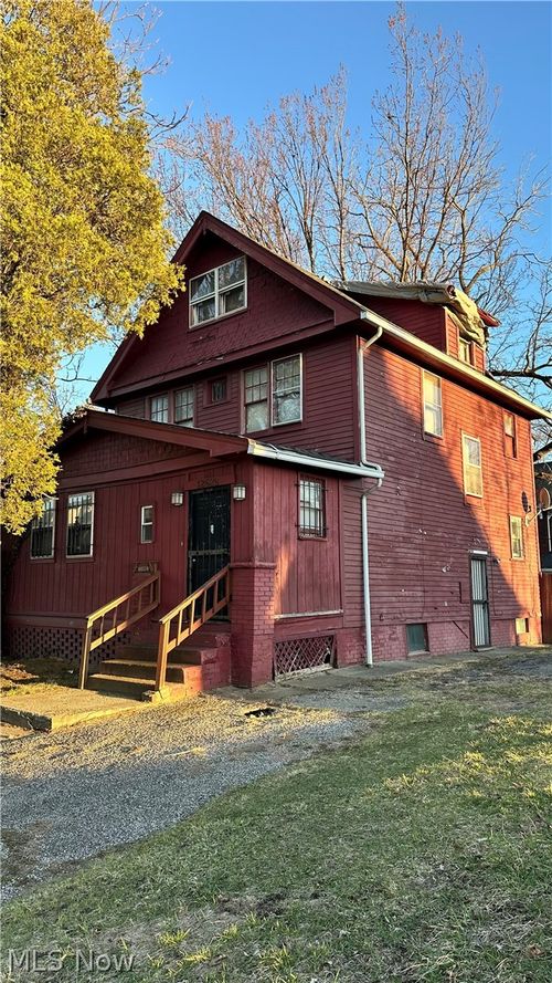 12628 Iroquois Ave, Cleveland, OH, 44108-2526 | Card Image