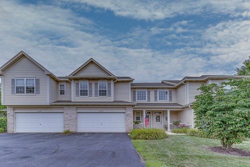 2172 Sunrise Cir, Aurora, IL, 60503-6754 | Card Image