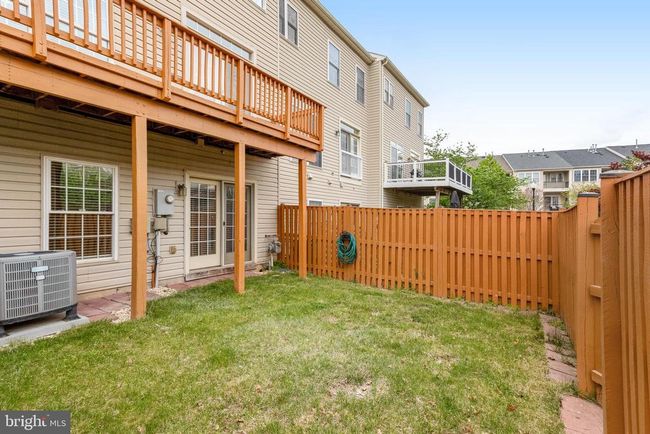 25804 Commons Sq, Townhouse with 3 bedrooms, 4 bathrooms and null parking in CHANTILLY VA | Image 44