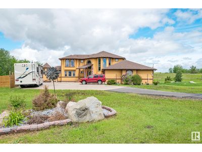 4801 57 Ave, House other with 6 bedrooms, 4 bathrooms and 10 parking in Two Hills AB | Image 1