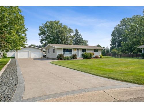 1001 Lincoln Ln, Hudson, WI, 54016-1930 | Card Image