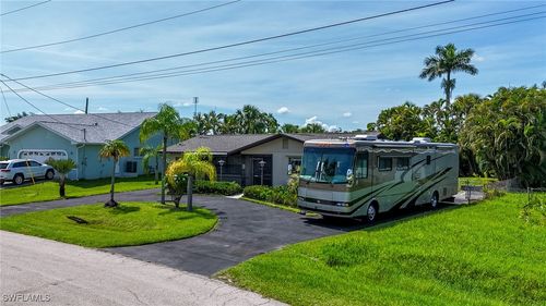 457 Grenier Dr, NORTH FORT MYERS, FL, 33903-4310 | Card Image