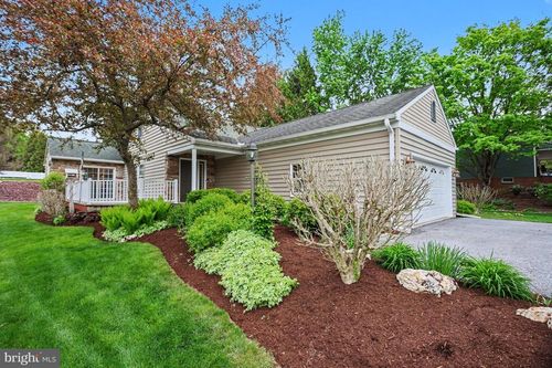 51 Troy Dr, Lititz, PA, 17543-9419 | Card Image