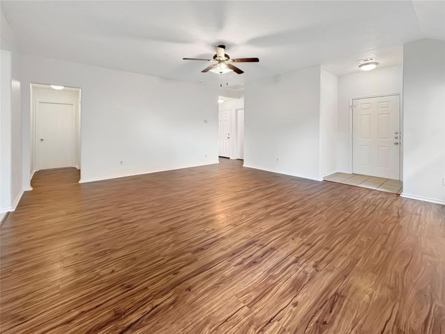 5427 Cilantro Ln, House other with 3 bedrooms, 2 bathrooms and 2 parking in Baytown TX | Image 6