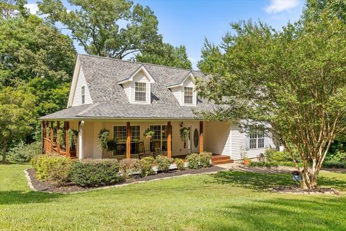 1011 Clift Cave Dr, Soddy Daisy, TN, 37379-5704 | Card Image