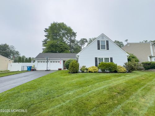 17 Markwood Dr, Howell, NJ, 07731-2351 | Card Image