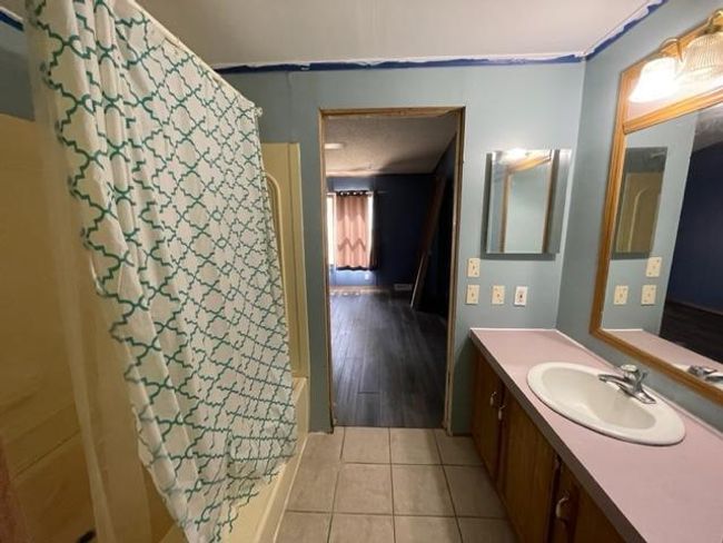 Primary bedroom bath | Image 17