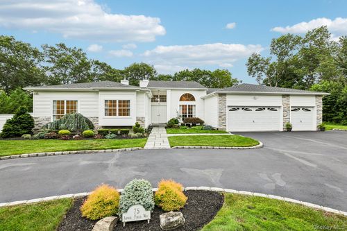 75 Arbor Field Way, Lake Grove, NY, 11755-1841 | Card Image