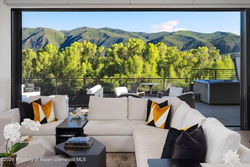 penthouse-22860 Two Rivers Rd, Basalt, CO, 81621-9377 | Card Image