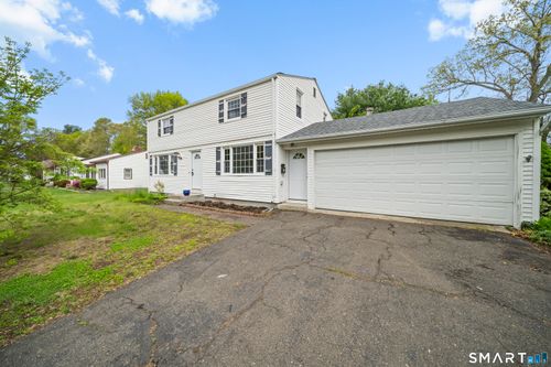25 Putnam Dr, Enfield, CT, 06082-6124 | Card Image