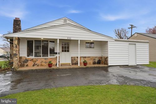 820 Auburn Rd, FAIRLESS HILLS, PA, 19030-2535 | Card Image