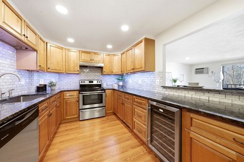 apt-217-9 Broadway, Saugus, MA, 01906-1037 | Card Image