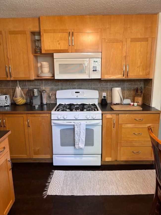 5223 3 St W, House other with 6 bedrooms, 2 bathrooms and 2 parking in Claresholm AB | Image 22