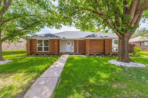 713 Bridgewater Ln, Mesquite, TX, 75181-2323 | Card Image