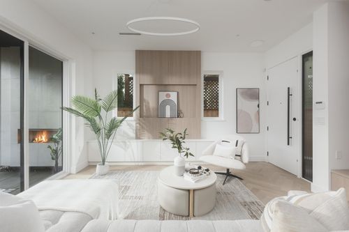 2-2130 E 2nd Ave, Vancouver, BC, V5N1E8 | Card Image