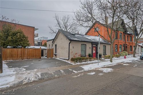 7 Foster St, Hamilton, ON, L8N1Z7 | Card Image