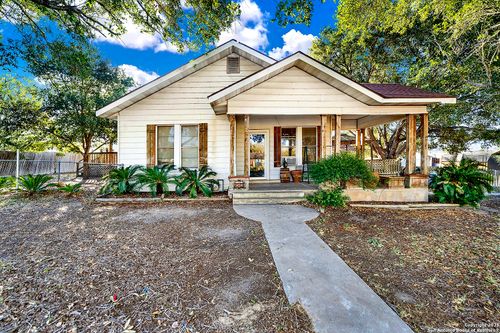 612 E Guadalupe, Runge, TX, 78151 | Card Image
