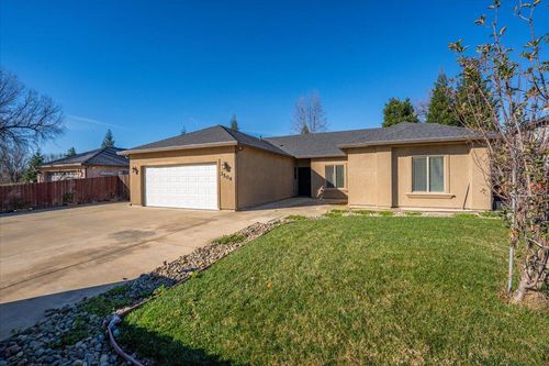 3504 Humbug Dr, Anderson, CA, 96007-3039 | Card Image