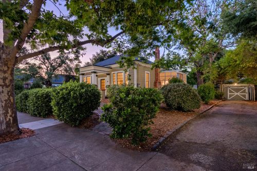 17 10th St, Petaluma, CA, 94952-4002 | Card Image