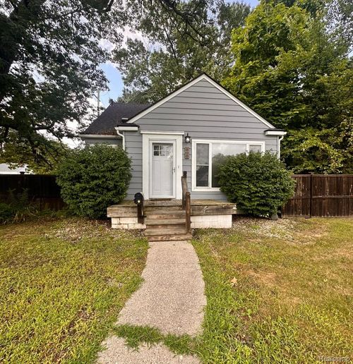 505 Gardendale St, Ferndale, MI, 48220-2402 | Card Image