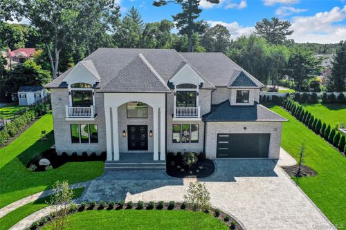 25 Hemlock Lane, North Hempstead, NY, 11577 | Card Image