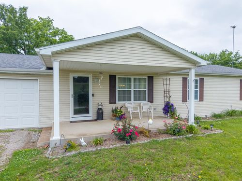 185 Highway 124, FAYETTE, MO, 65248-4101 | Card Image