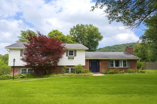 123 Hillandale Dr, Somerset, KY, 42501-1933 | Card Image