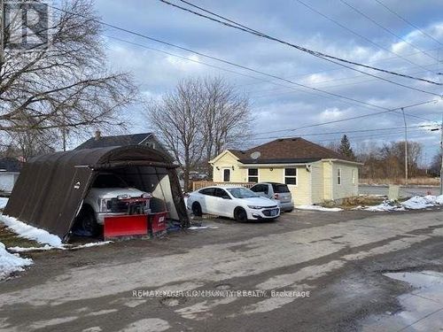 262 The Queensway S, Keswick, ON, L4P2B1 | Card Image