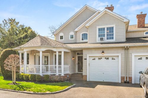1 Daniels Way, Bay Shore, NY, 11706-8234 | Card Image
